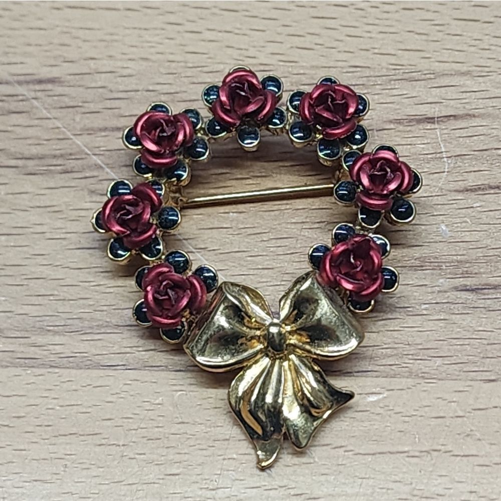 Vintage Avon Rose Wreath Brooch Red & Gold